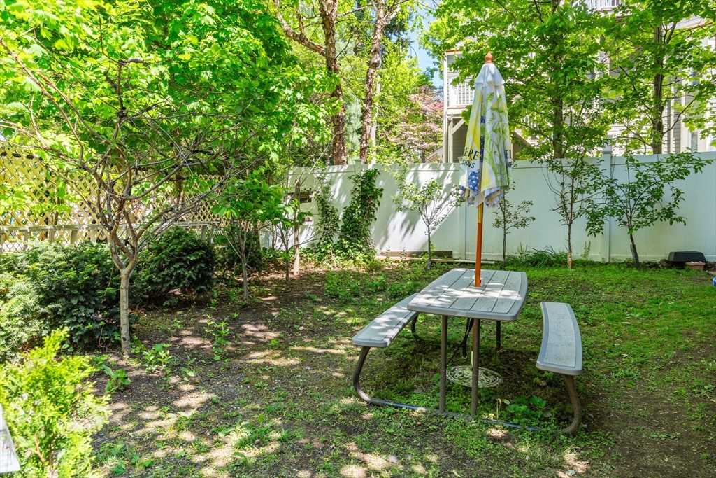 40 Perry St, Central Village