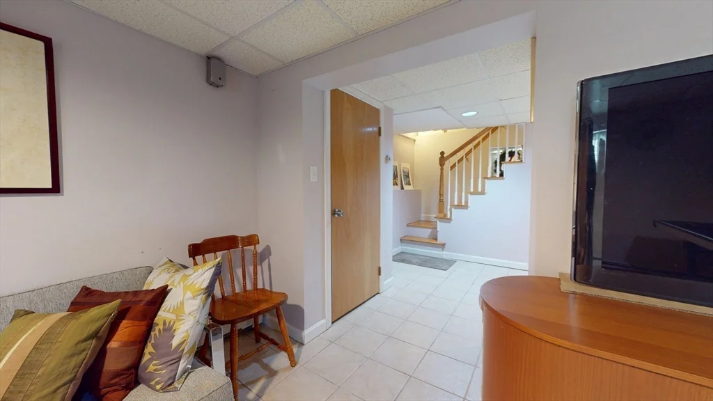 118 Colby Rd, Quincy