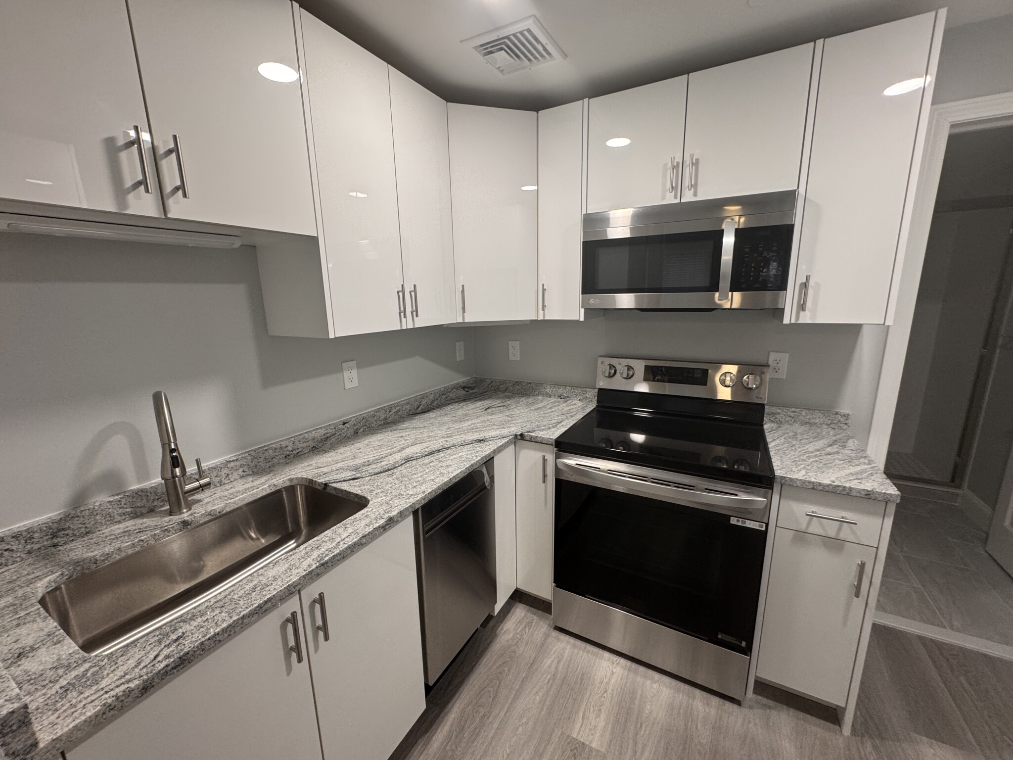 78 Tyler St, Chinatown