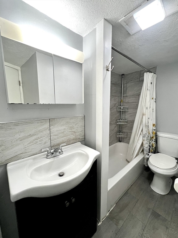 572 Main St, Watertown