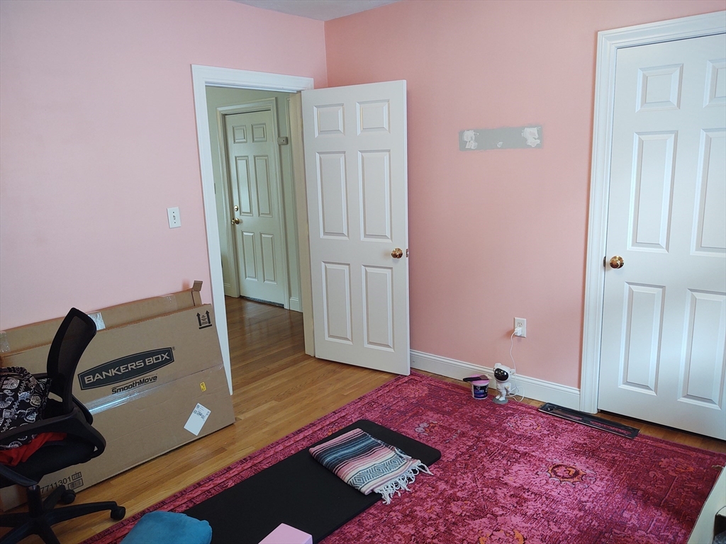 20 Fay Ct, Marlborough