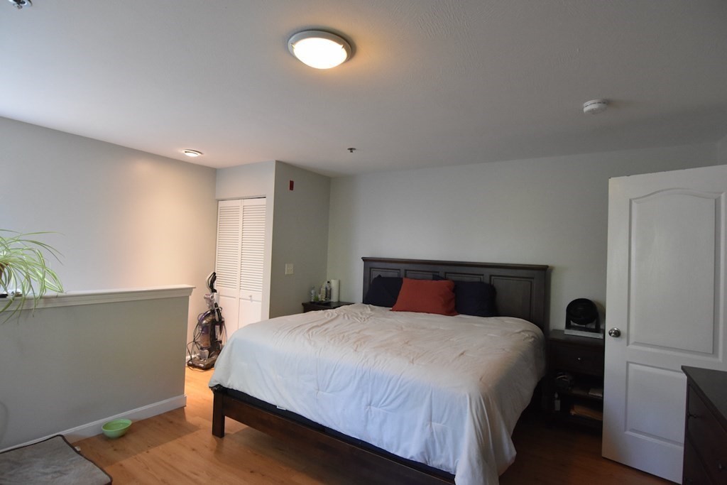 200 Falls Boulevard, Quincy