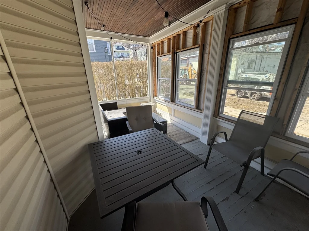 5 Oak Square Ave, Brighton