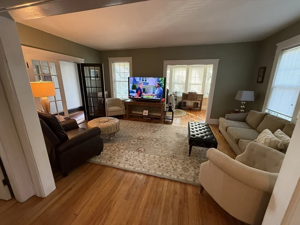 9 Underwood St, West Side