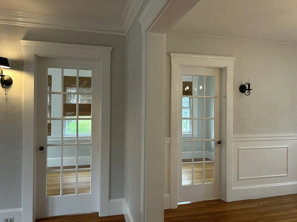 4 Harvard Rd, Belmont