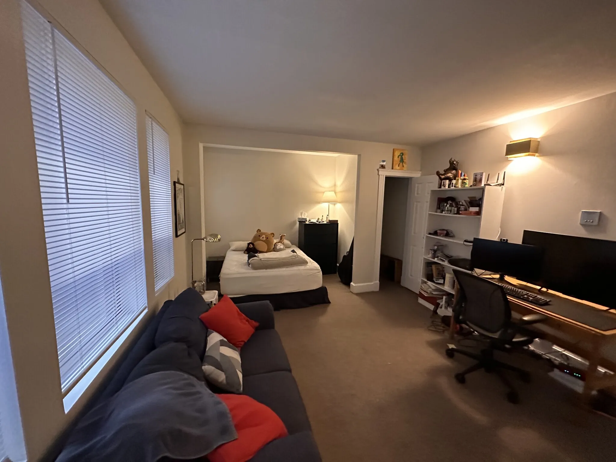 833 Beacon St, Fenway