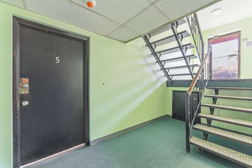 1011 Main St, Woburn