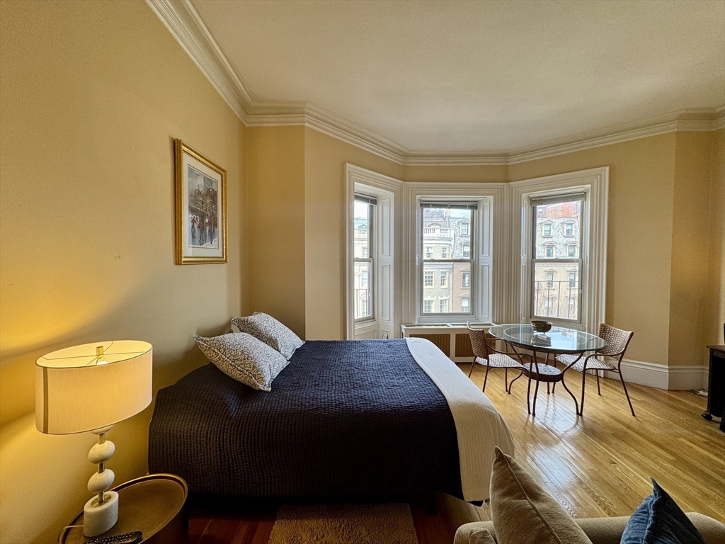 169 Beacon St, Back Bay