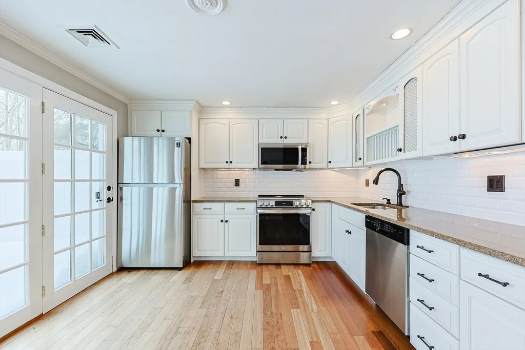 835 Mount Hope St, North Attleboro