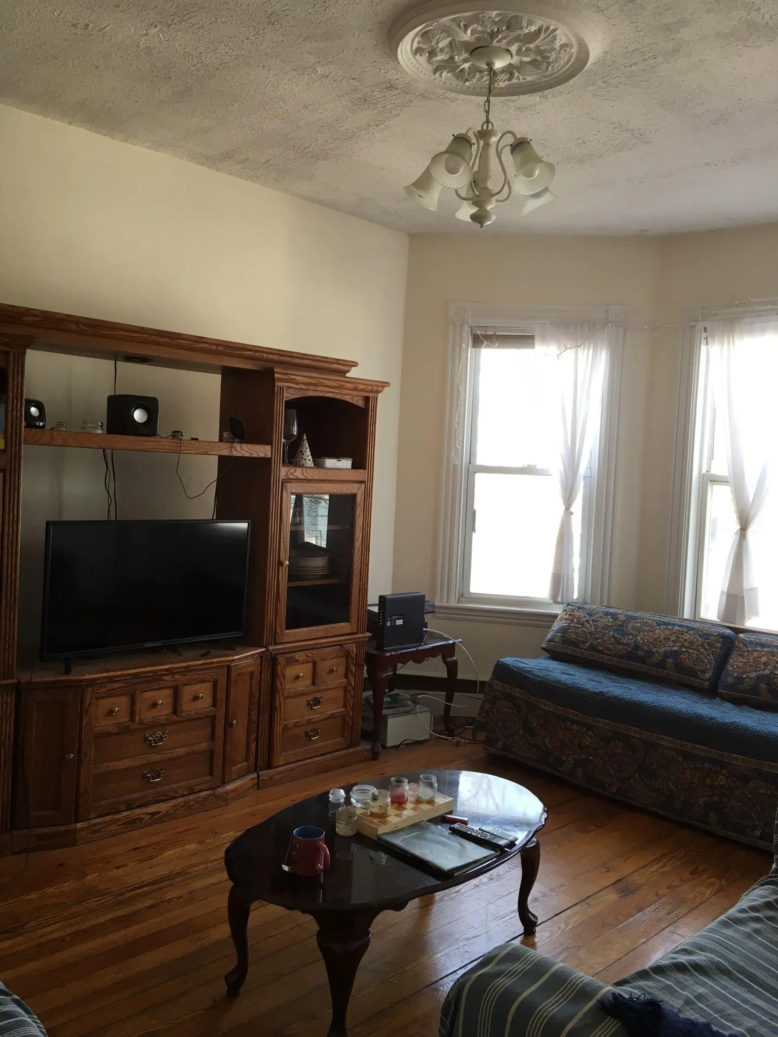 94 Hillside St, Mission Hill