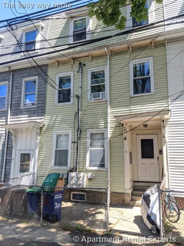 6 Evergreen Sq, Porter Square