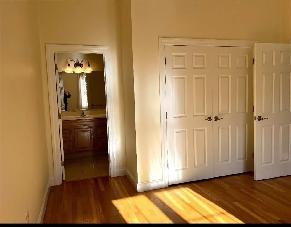 207 John Scott Blvd, Norton