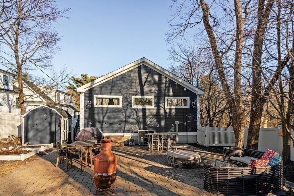 709 Hammond St, Chestnut Hill