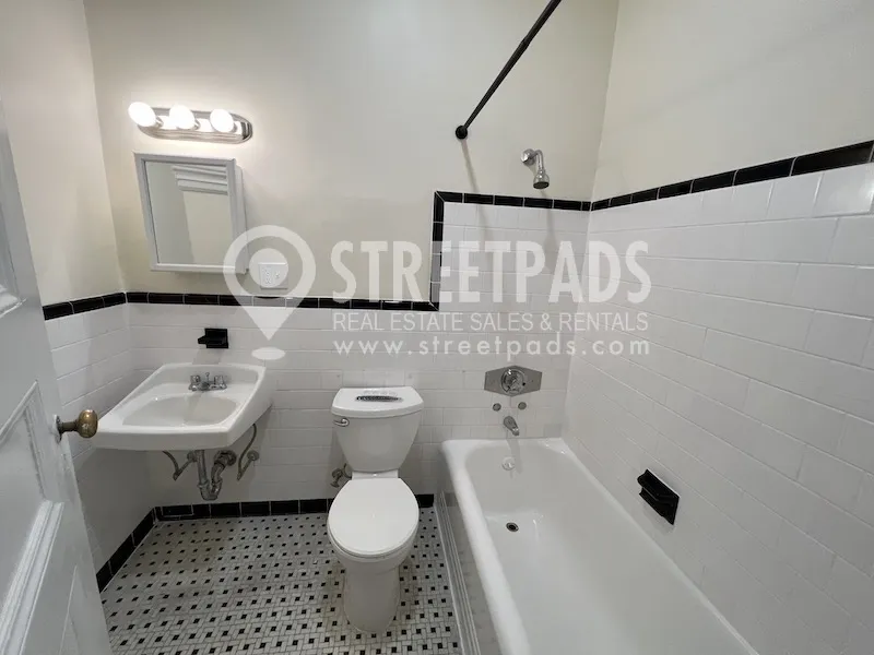 2 Ware St, Mid-Cambridge