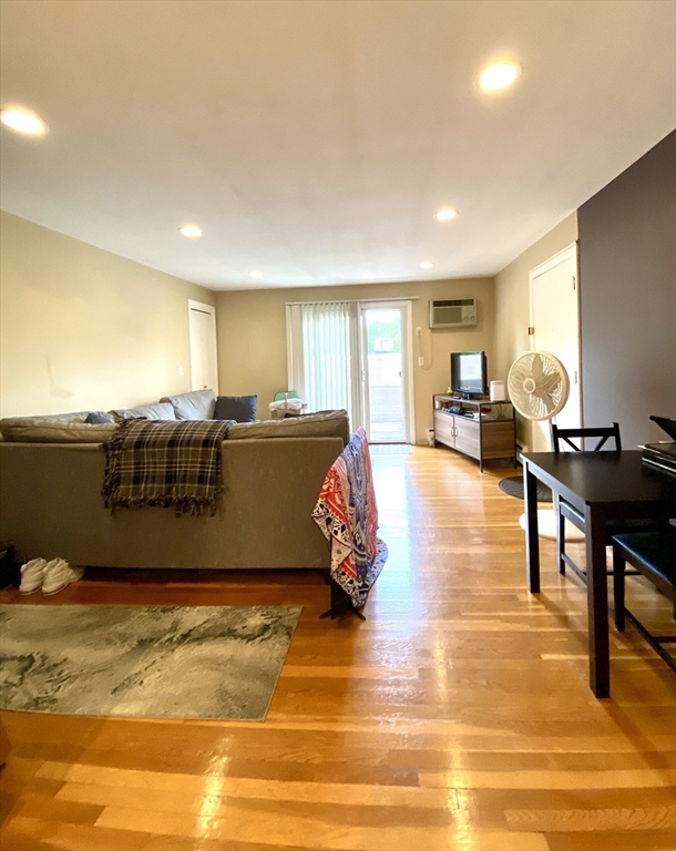 11 Jacqueline Rd, Waltham