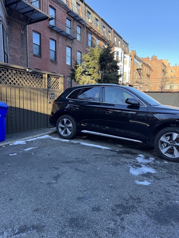 12 Hereford St, Back Bay