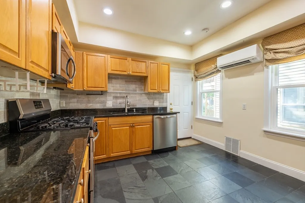 11 Juliette, Dorchester