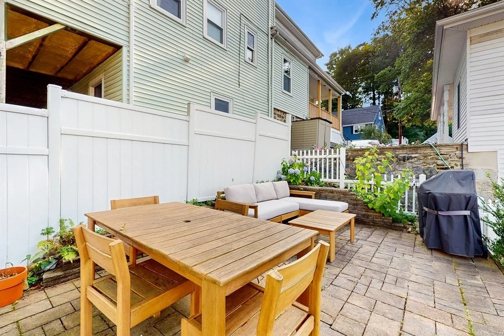 14 Chestnut St, Lindenwood