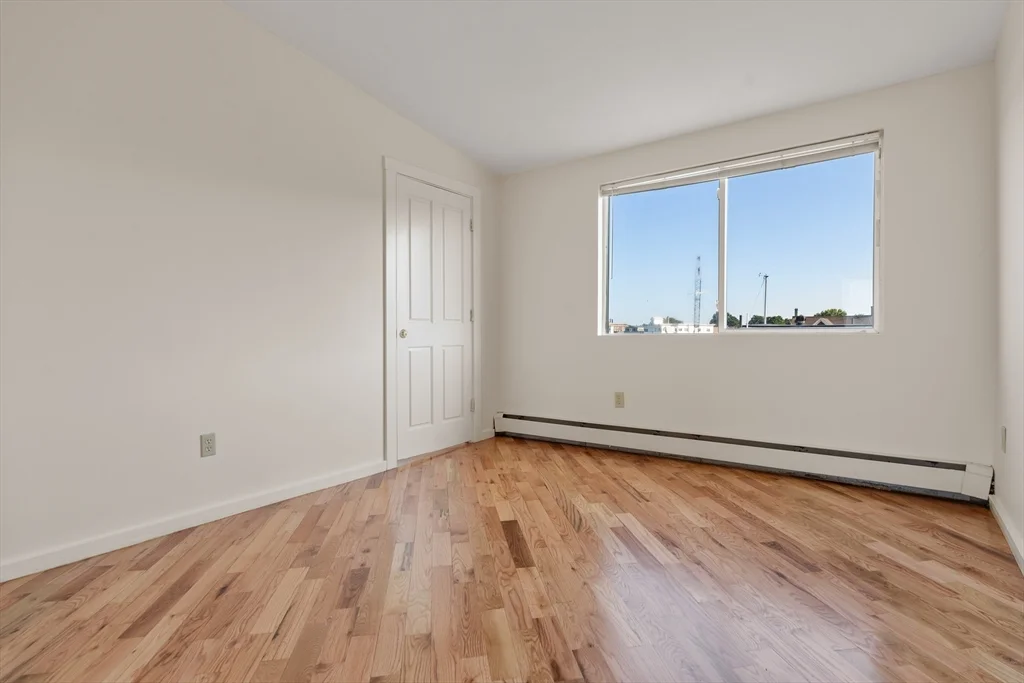 585 Shirley St, Winthrop
