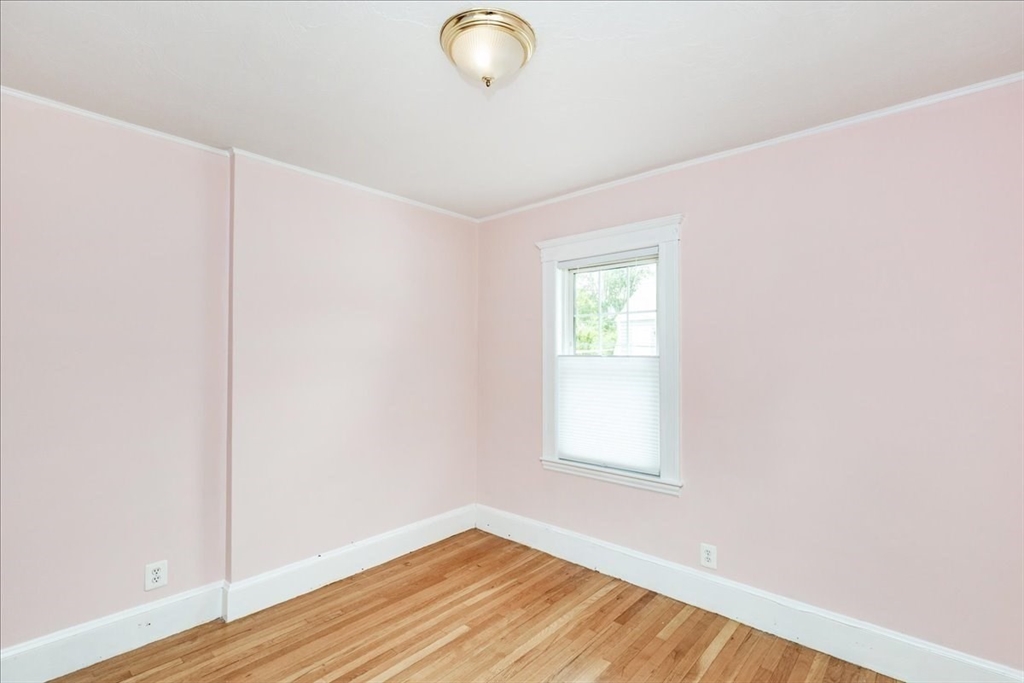 31 Iona St, Roslindale