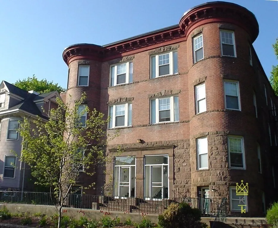 674 Washington St, Aspinwall Hill