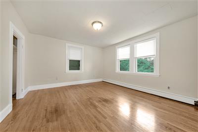 5 Murdock Ter, Brighton