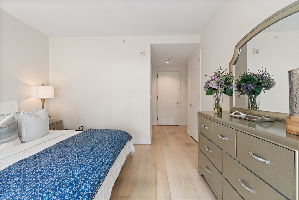 1 Franklin St, Midtown