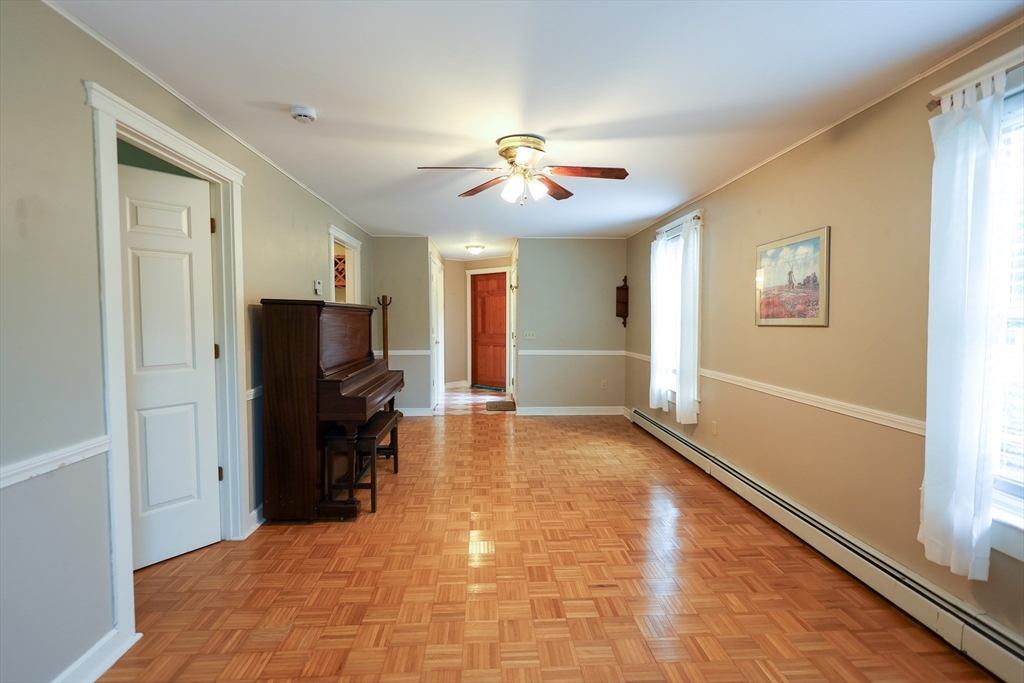 288 Goldthwaite Rd, Whitinsville