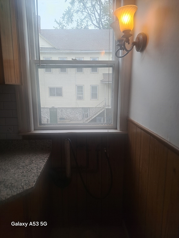 98 Brookline St, Webster Square