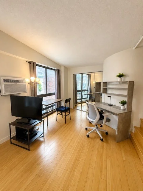 12 Stoneholm St, Fenway