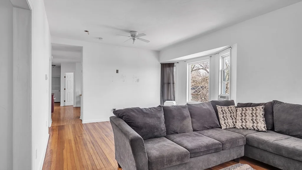 1442 Main St, Worcester