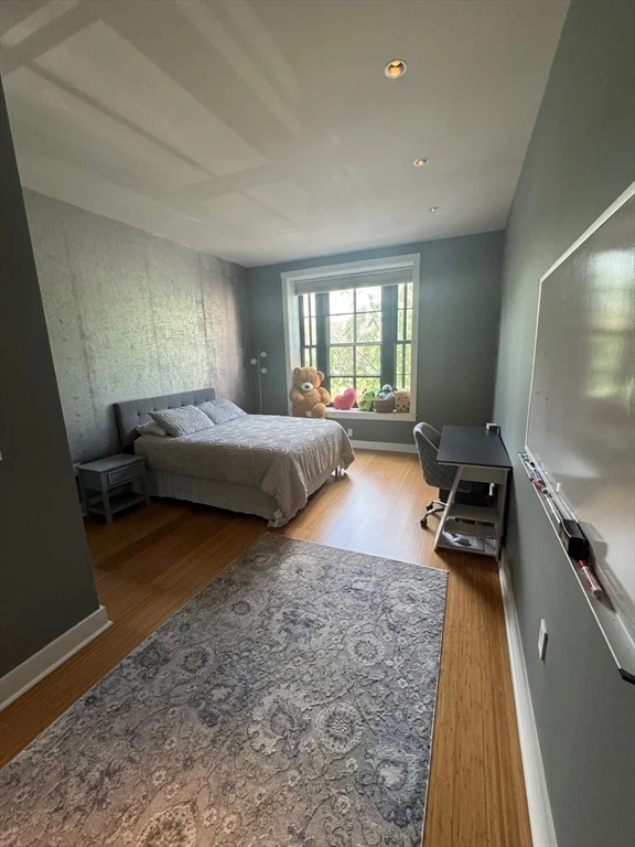 21 Father Francis Gilday St, South End