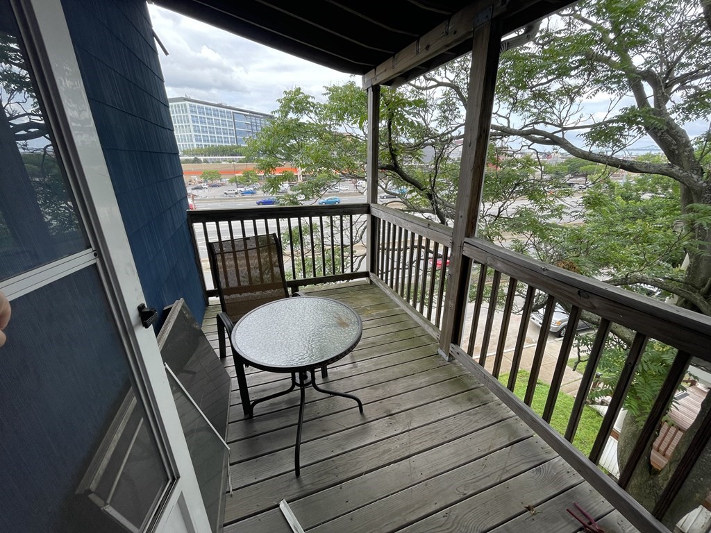 9 Maine Ave, East Somerville