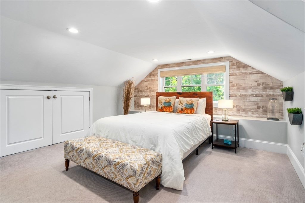 119 Charlesbank Rd, Newton Corner