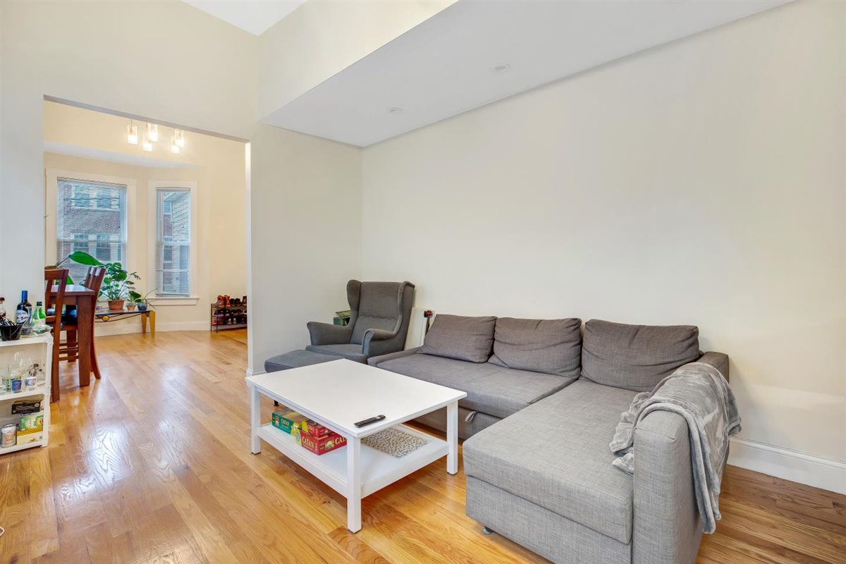 3 bed, 1 bath apartment for rent at 21 Monastery Rd Unit 1, Brighton — photo 7 of 23