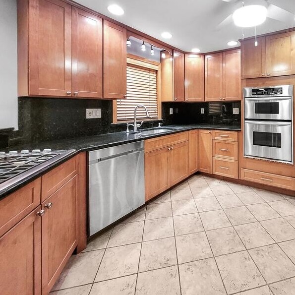 3 bed, 1 bath apartment for rent at 26 Gladstone St Unit 1, Everett — photo 4 of 13