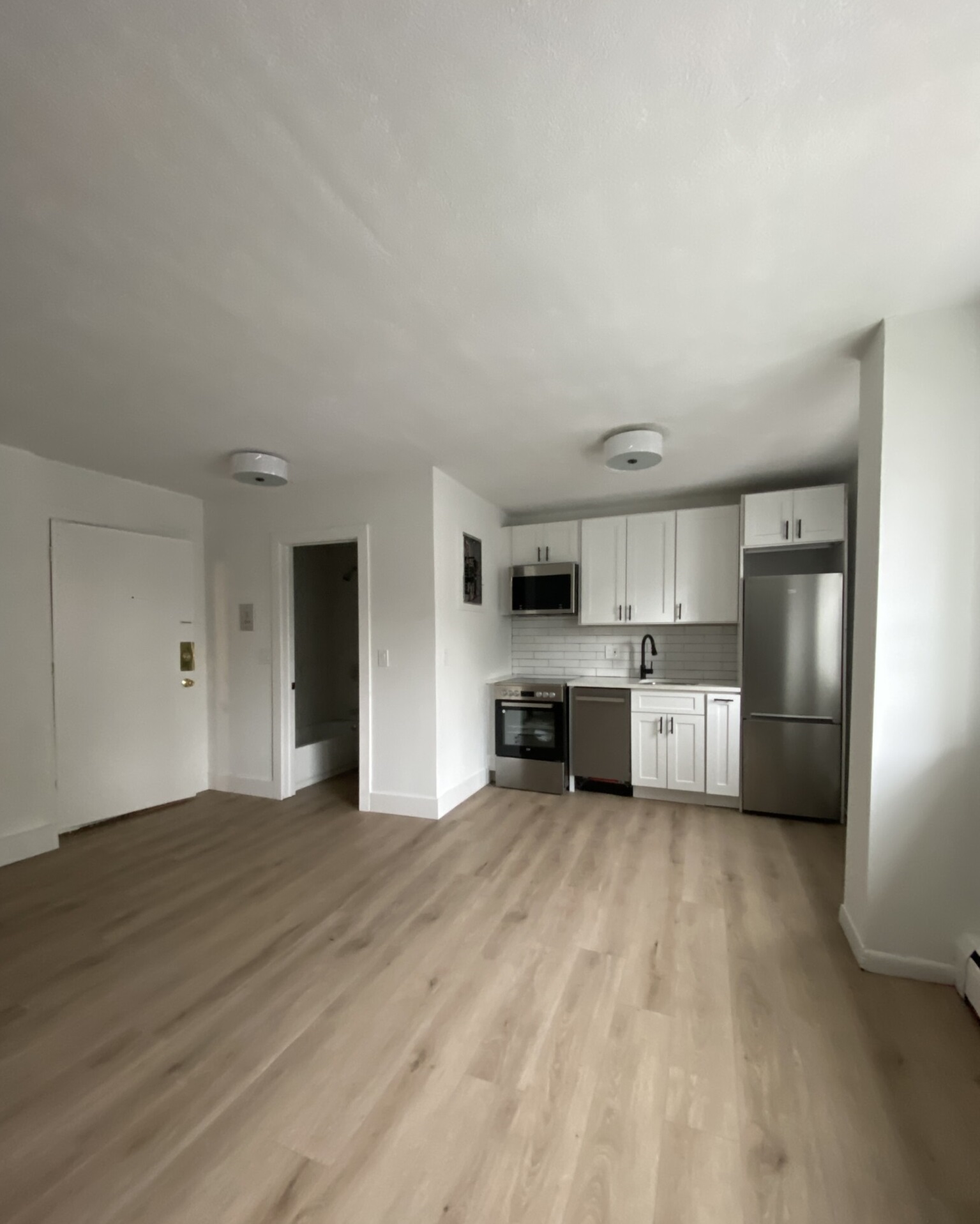 1 bed, 1 bath apartment for rent at 740 East 7th St Unit 17, South Boston — photo 2 of 9