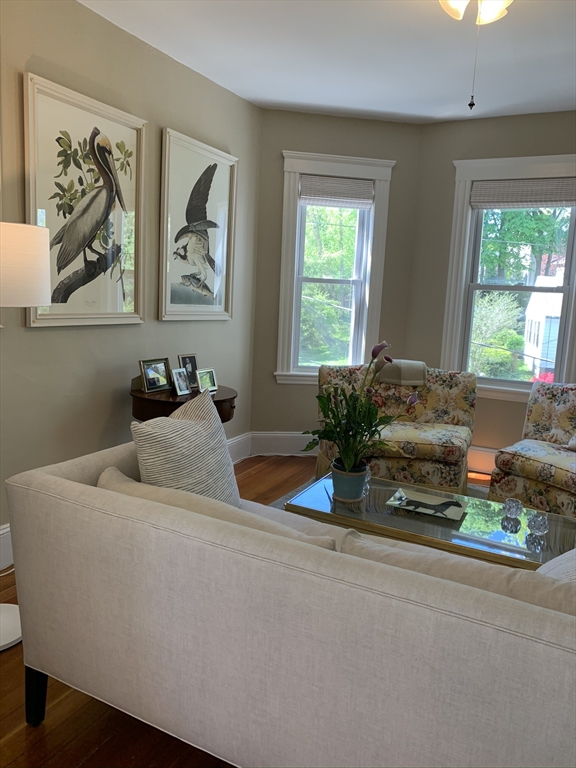 217 Reservoir Rd, Chestnut Hill