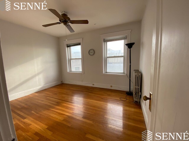 1697 Cambridge St, Mid-Cambridge