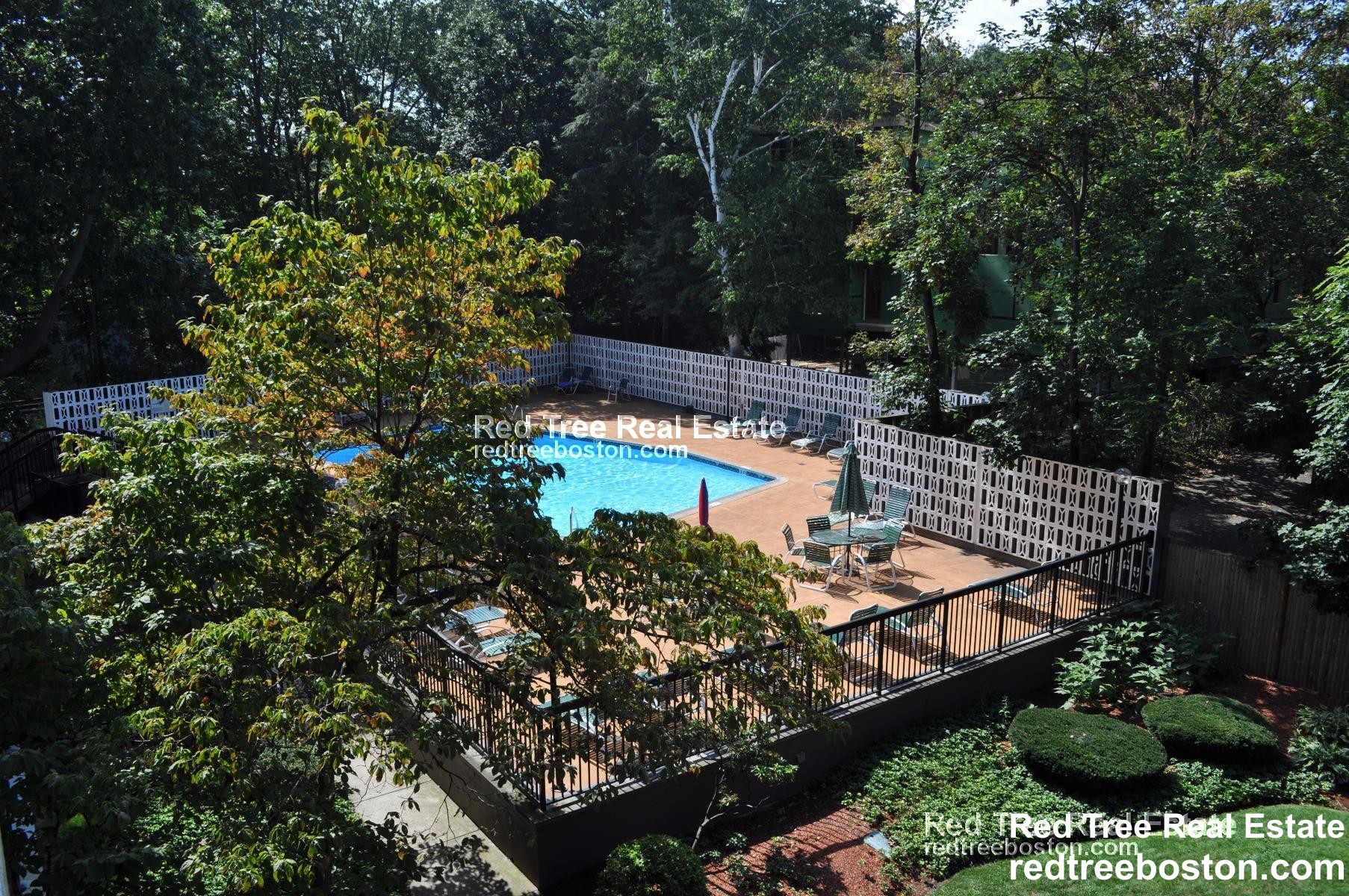 101 Monmouth St, Longwood