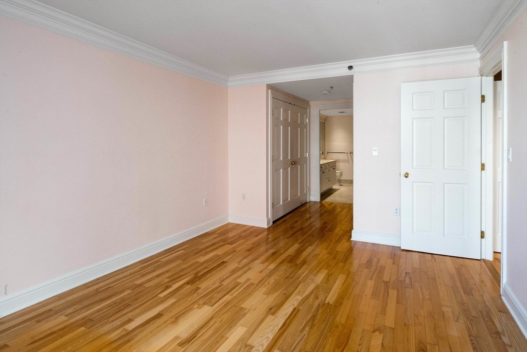 75-83 Cambridge Pkwa, East Cambridge