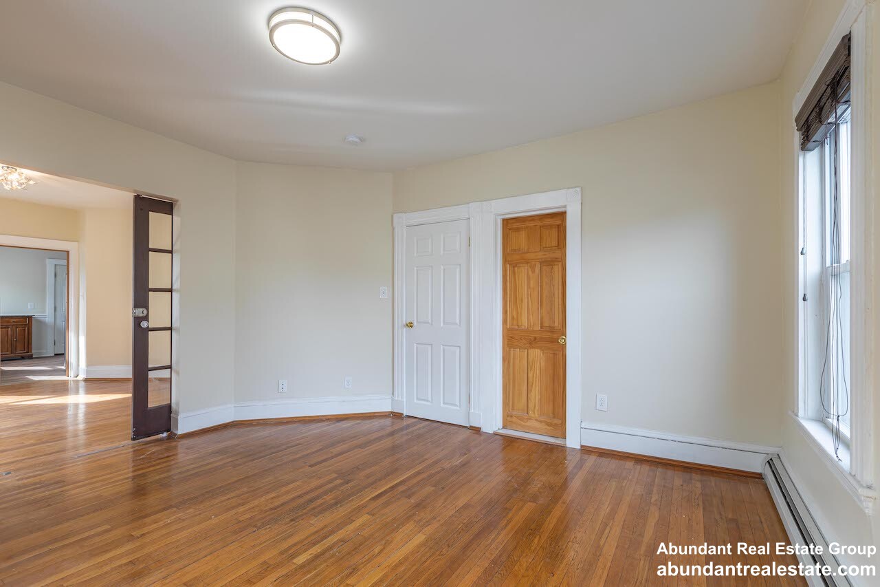 376 Medford St, Winter Hill