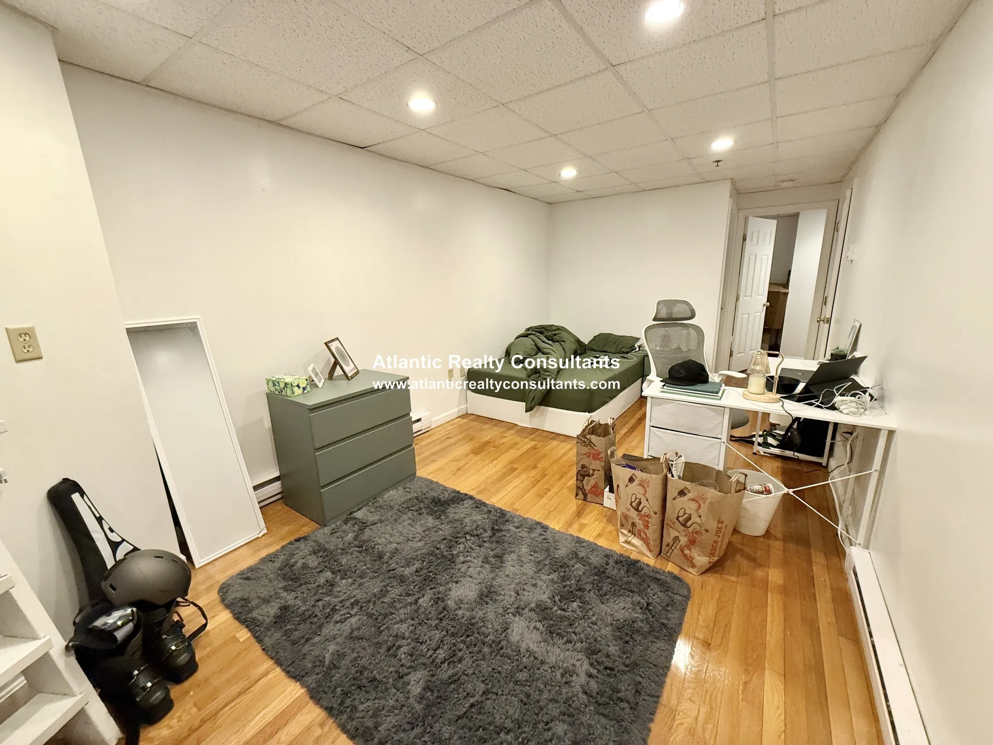 1061 Beacon St, Longwood