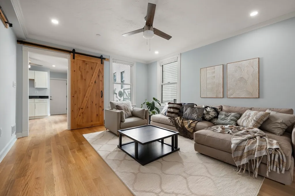 71 Old Harbor St, South Boston