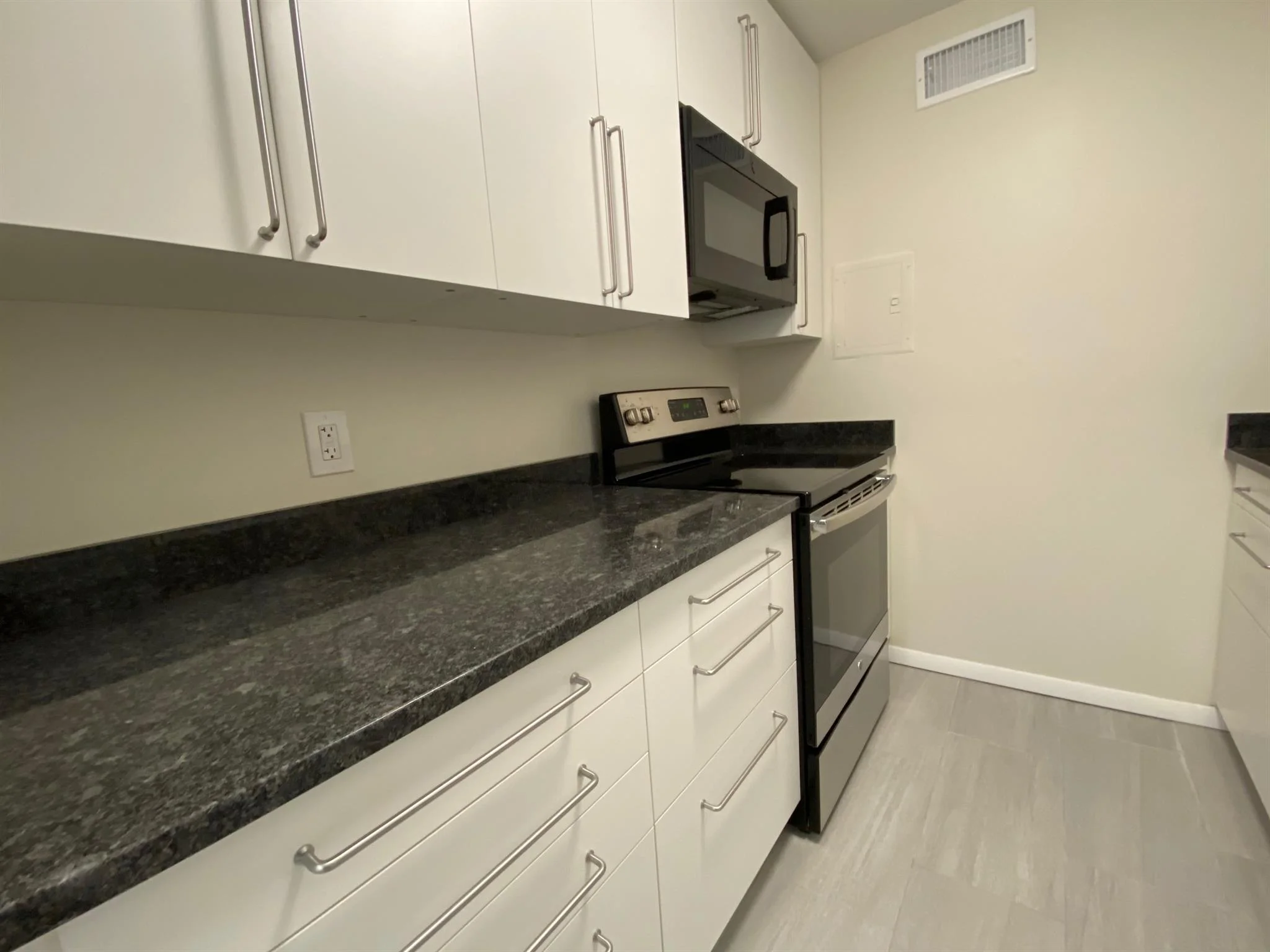 1105 Massachusetts Ave, Harvard Square