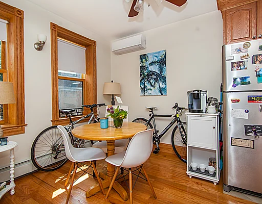 137 Charles St, Beacon Hill