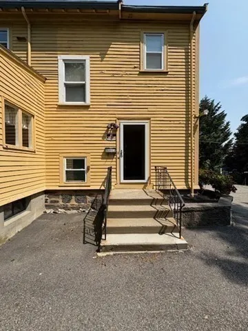 664 Washington St, Oak Square