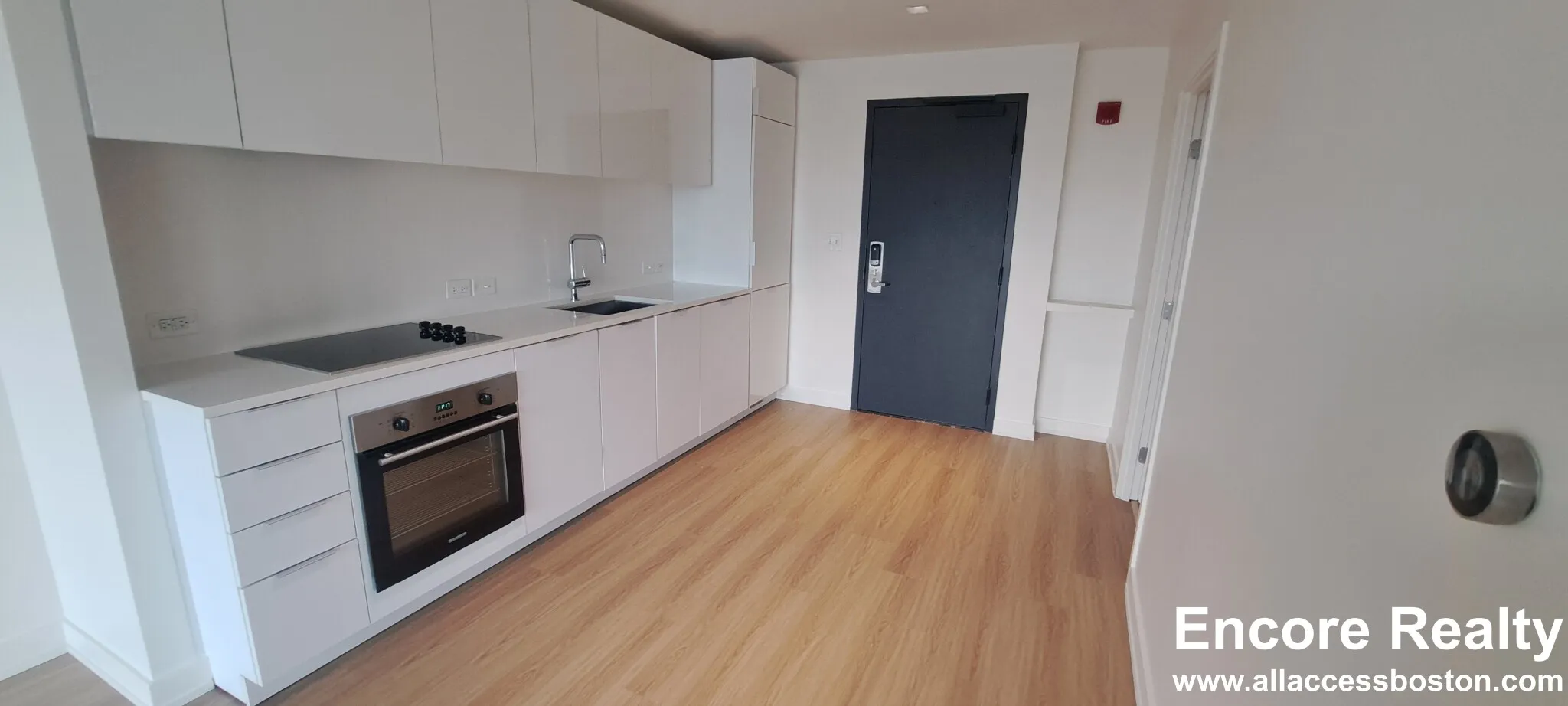 55 Traveler St, South End