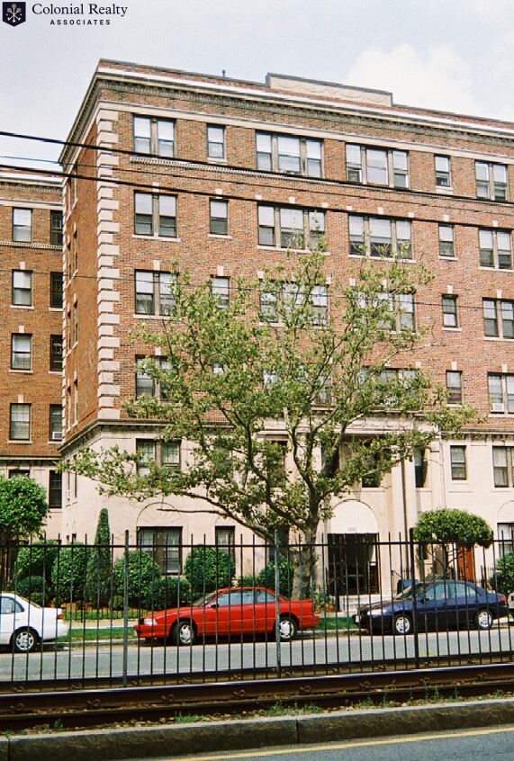 1999 Commonwealth Ave, Brighton