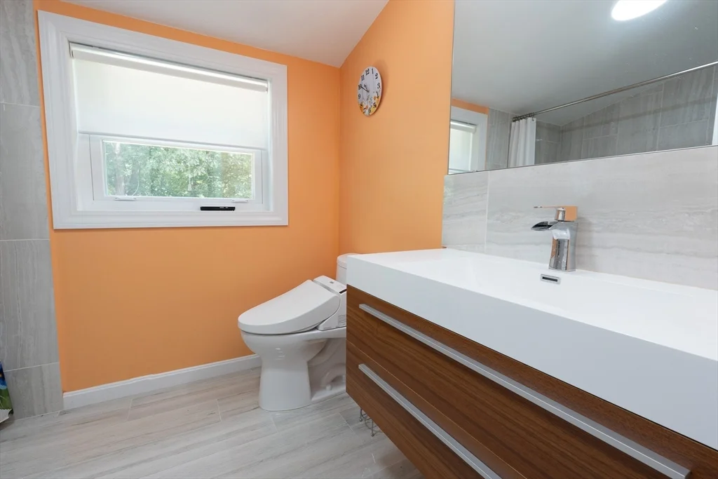 5 Fairview Rd, Canton